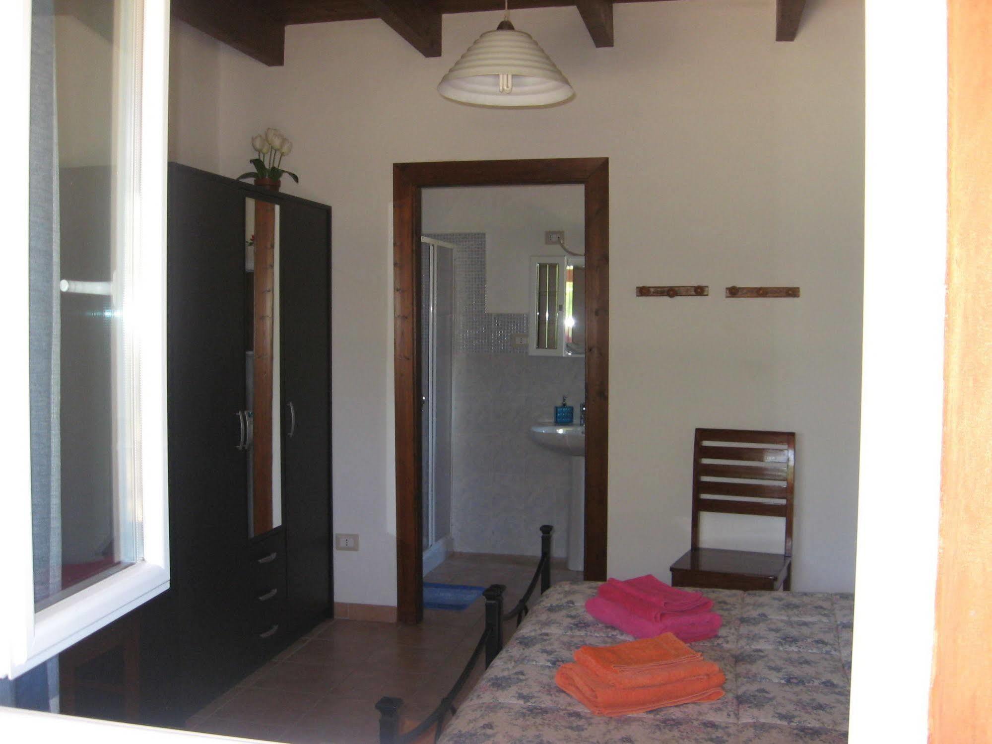 Agriturismo La Barca In Secca Olmedo Exteriör bild
